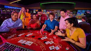 Antarmuka Hot Pot di galabet menampilkan dealer langsung dan meja permainan interaktif